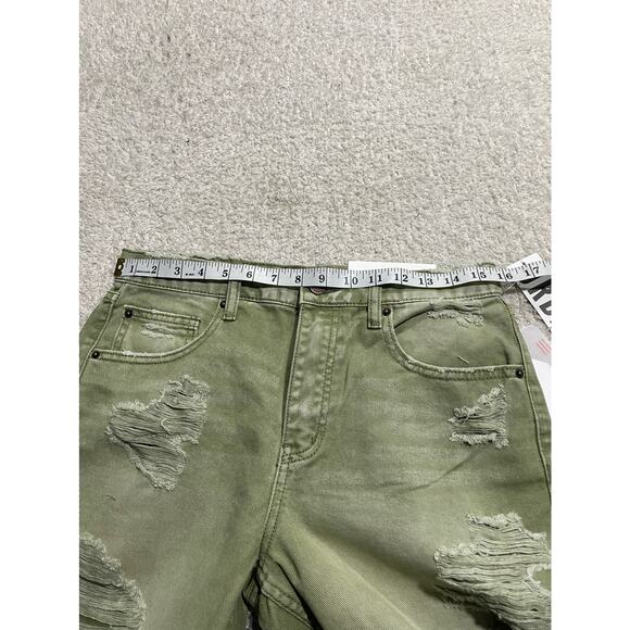 NWT BDG Urban Outfitters Women's Size 26 Dropped Waist Destroy Denim Short Green - Picture 3 of 8